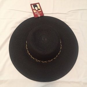 Women’s Straw Floppy sun hat in black